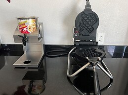 Super 8 by Wyndham Huntsville