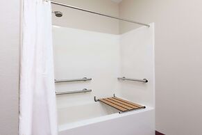 Super 8 by Wyndham Huntsville