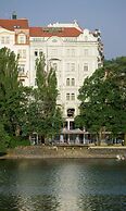 Mamaison Hotel Riverside Prague