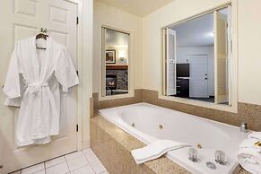 Best Western Plus Edmonds Harbor Inn