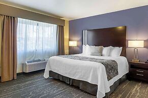 Best Western Plus Edmonds Harbor Inn