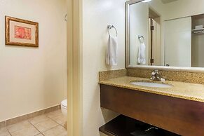 Best Western Plus Edmonds Harbor Inn