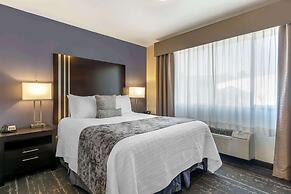 Best Western Plus Edmonds Harbor Inn