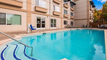 Best Western Plus Edmonds Harbor Inn