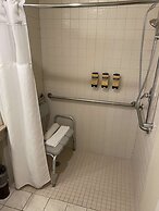 Best Western Plus Edmonds Harbor Inn