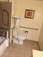 Best Western Plus Edmonds Harbor Inn