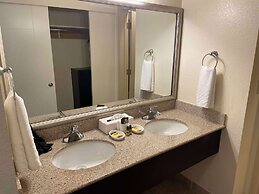 Best Western Plus Edmonds Harbor Inn