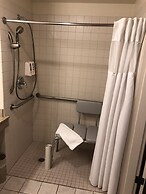 Best Western Plus Edmonds Harbor Inn