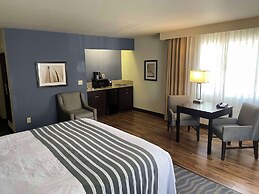 Best Western Plus Edmonds Harbor Inn