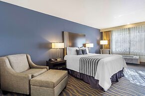 Best Western Plus Edmonds Harbor Inn