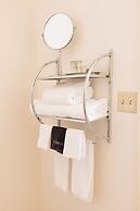 Fairhaven Village Inn