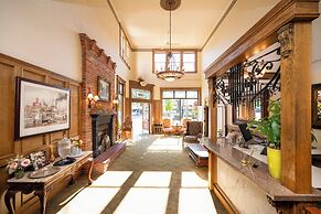 Fairhaven Village Inn