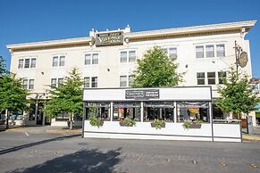 Fairhaven Village Inn