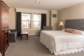 Fairhaven Village Inn