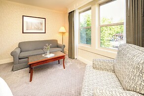 Fairhaven Village Inn