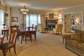 Fairhaven Village Inn