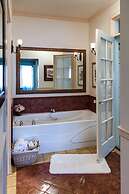 Fairhaven Village Inn