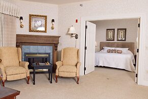 Fairhaven Village Inn