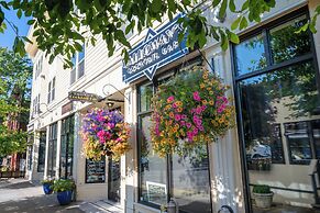 Fairhaven Village Inn