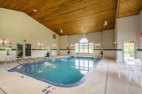 Country Inn & Suites by Radisson, Fond du Lac, WI