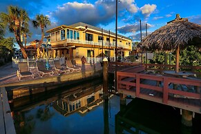 Bayview Plaza Waterfront Resort