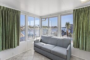 Bayview Plaza Waterfront Resort