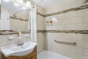 Bayview Plaza Waterfront Resort