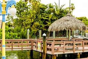 Bayview Plaza Waterfront Resort