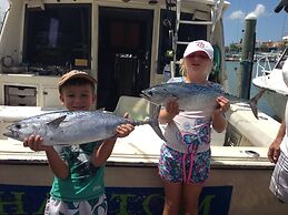 Bayview Plaza Waterfront Resort