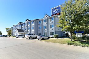 Microtel Inn & Suites by Wyndham Ft. Worth North/At Fossil