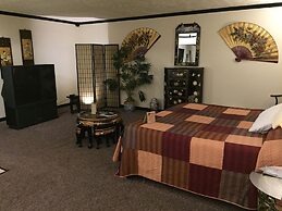 Wildwood Inn Tropical Dome & Theme Suites