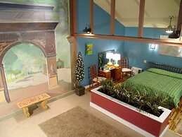 Wildwood Inn Tropical Dome & Theme Suites