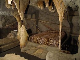 Wildwood Inn Tropical Dome & Theme Suites