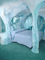 Wildwood Inn Tropical Dome & Theme Suites