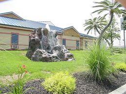 Wildwood Inn Tropical Dome & Theme Suites