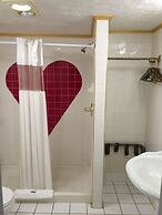 Wildwood Inn Tropical Dome & Theme Suites