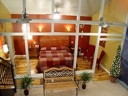 Wildwood Inn Tropical Dome & Theme Suites