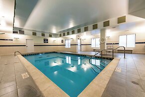Radisson Hotel Fairview Heights - St. Louis
