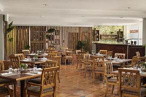 Hodelpa Garden Suites Golf & Convention Center