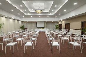 Hodelpa Garden Suites Golf & Convention Center