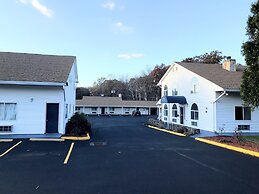 AmeriVu Inn & Suites