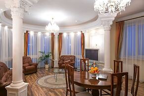 Oktyabrskaya Hotel