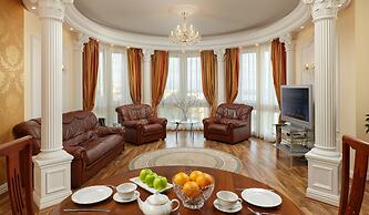 Oktyabrskaya Hotel
