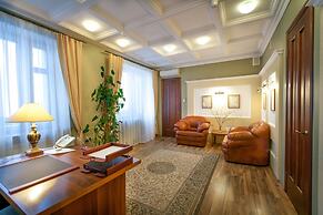 Oktyabrskaya Hotel