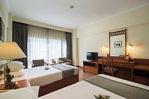 Bangkok Palace Hotel