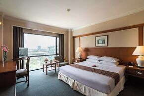 Bangkok Palace Hotel