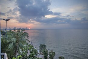 Cholchan Pattaya Beach Resort