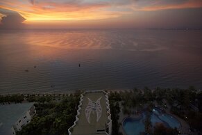 Cholchan Pattaya Beach Resort