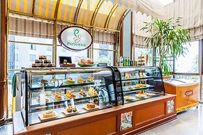 Cholchan Pattaya Beach Resort