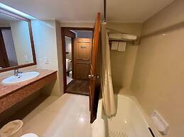 Cholchan Pattaya Beach Resort